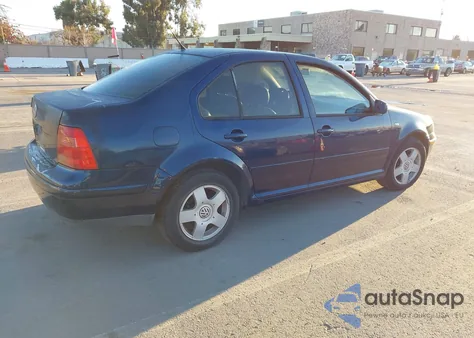 2001 Volkswagen Jetta Gls z USA, uszkodzony, nr VIN 3VWST29MX1M018681